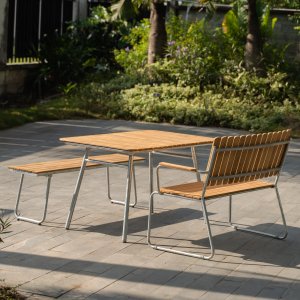 Möllan utegrupp i teak: soffa + bänk och matbord 120x80 cm