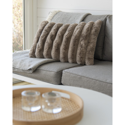 Liny taupe - kudde i fuskpäls