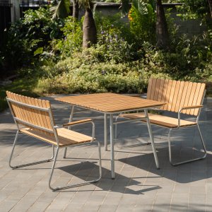 Utegrupp i teak: 2 st soffor med matbord 120x80 cm - Möllan + Textilimpregnering för utemöbler